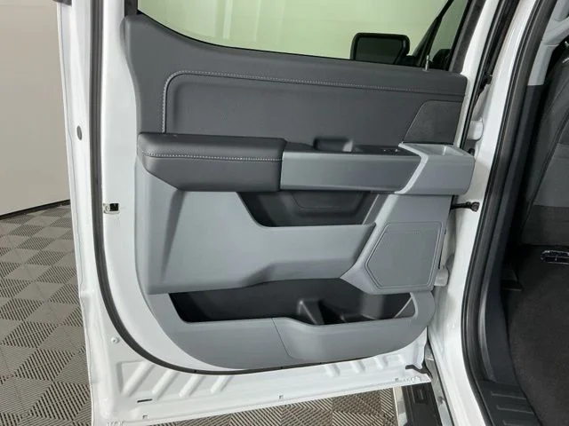 New 2026 Oxford White Ford XLT image 23