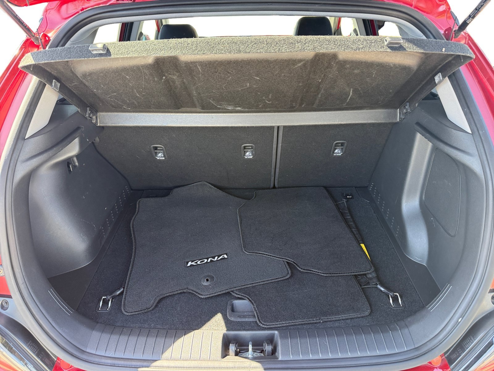 Used 2022 Pulse Red Hyundai Limited image 17