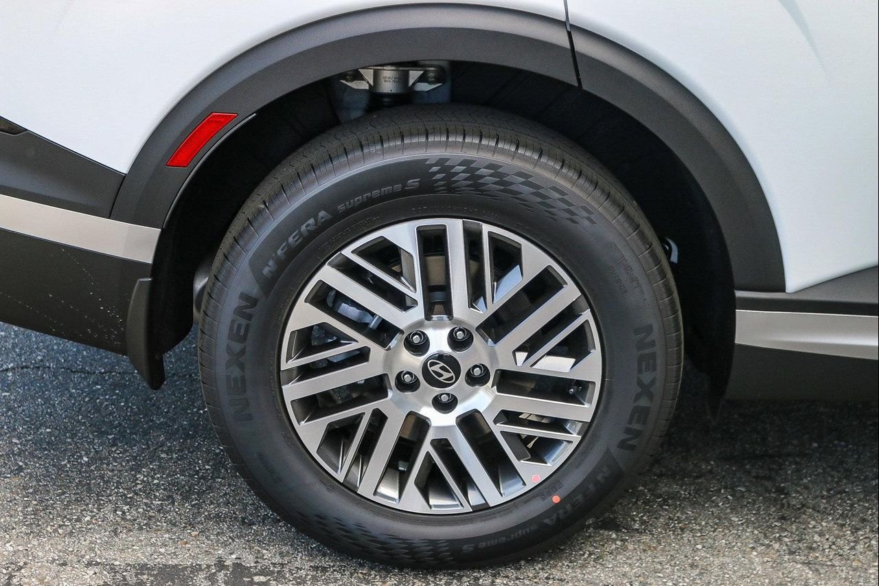 New 2026 White Hyundai SEL Premium image 10