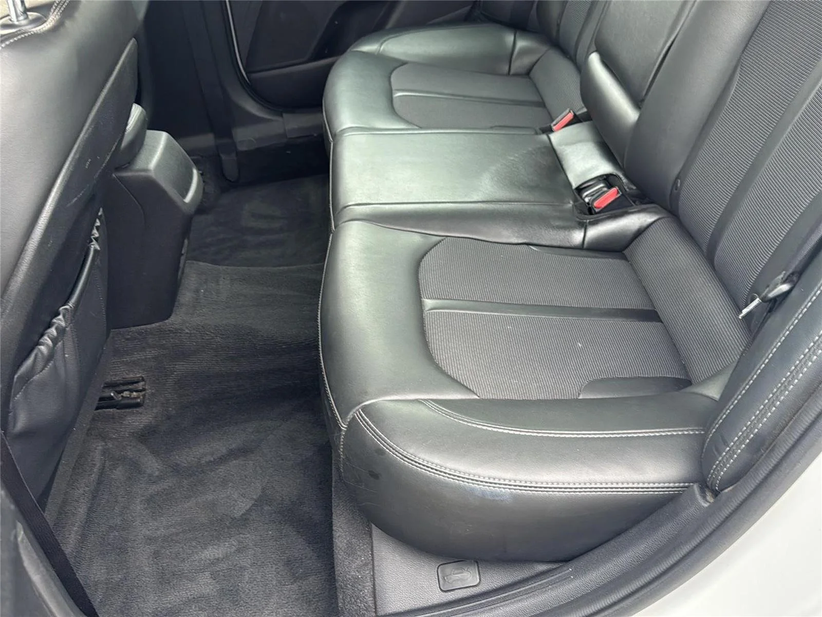 Used 2021 Glacial White Pearl Kia GT-Line image 20