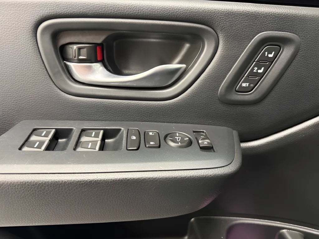 Used 2025 Gray Honda EX-L image 11