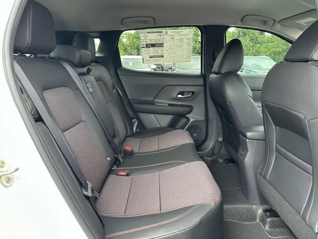 2025 Nissan Kicks SR - Photo 11