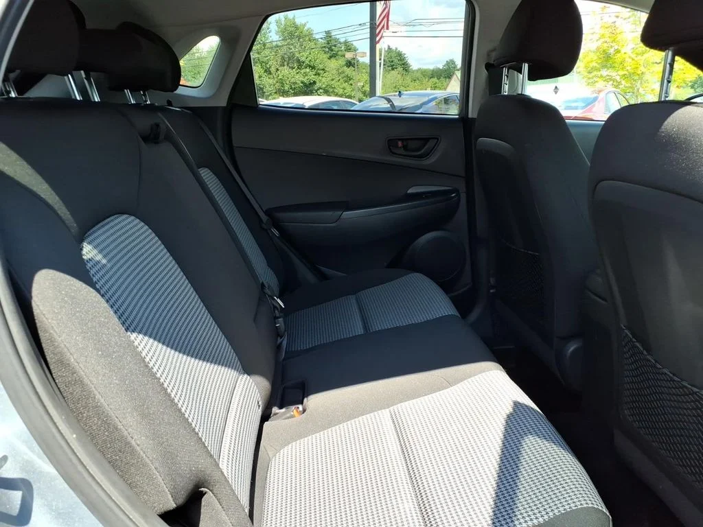 Used 2018 Silver Hyundai SEL image 6