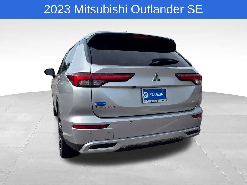 Used 2023 Silver Mitsubishi SE 2.5 2WD image 7