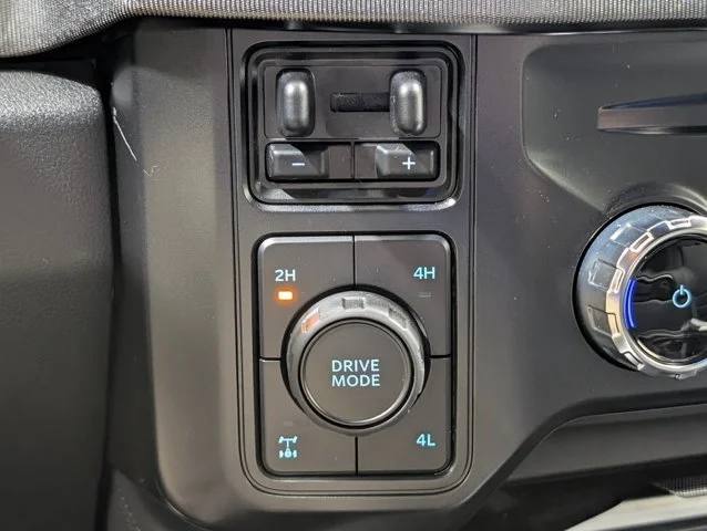 New 2026 Star White Metallic Tri-Coat Ford F-250® Platinum® image 46