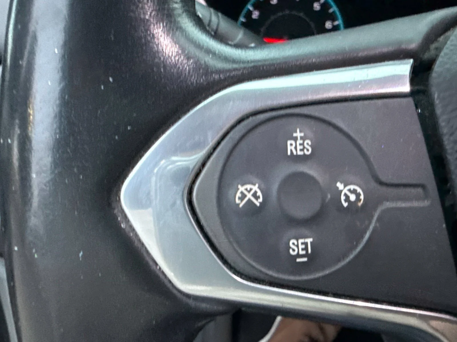 Used 2020 SUMMIT WHITE Chevrolet LT Cloth image 15