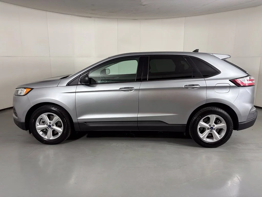 Used 2022 Silver Ford SE image 5