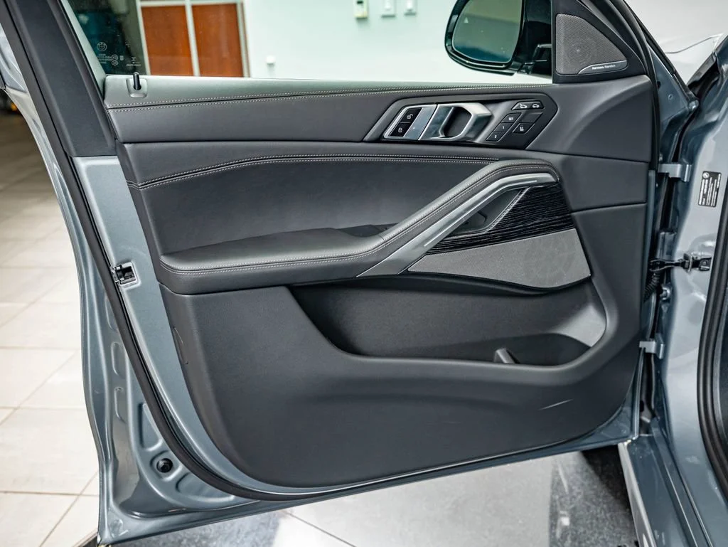 New 2027 Gray Metallic BMW xDrive40i image 19