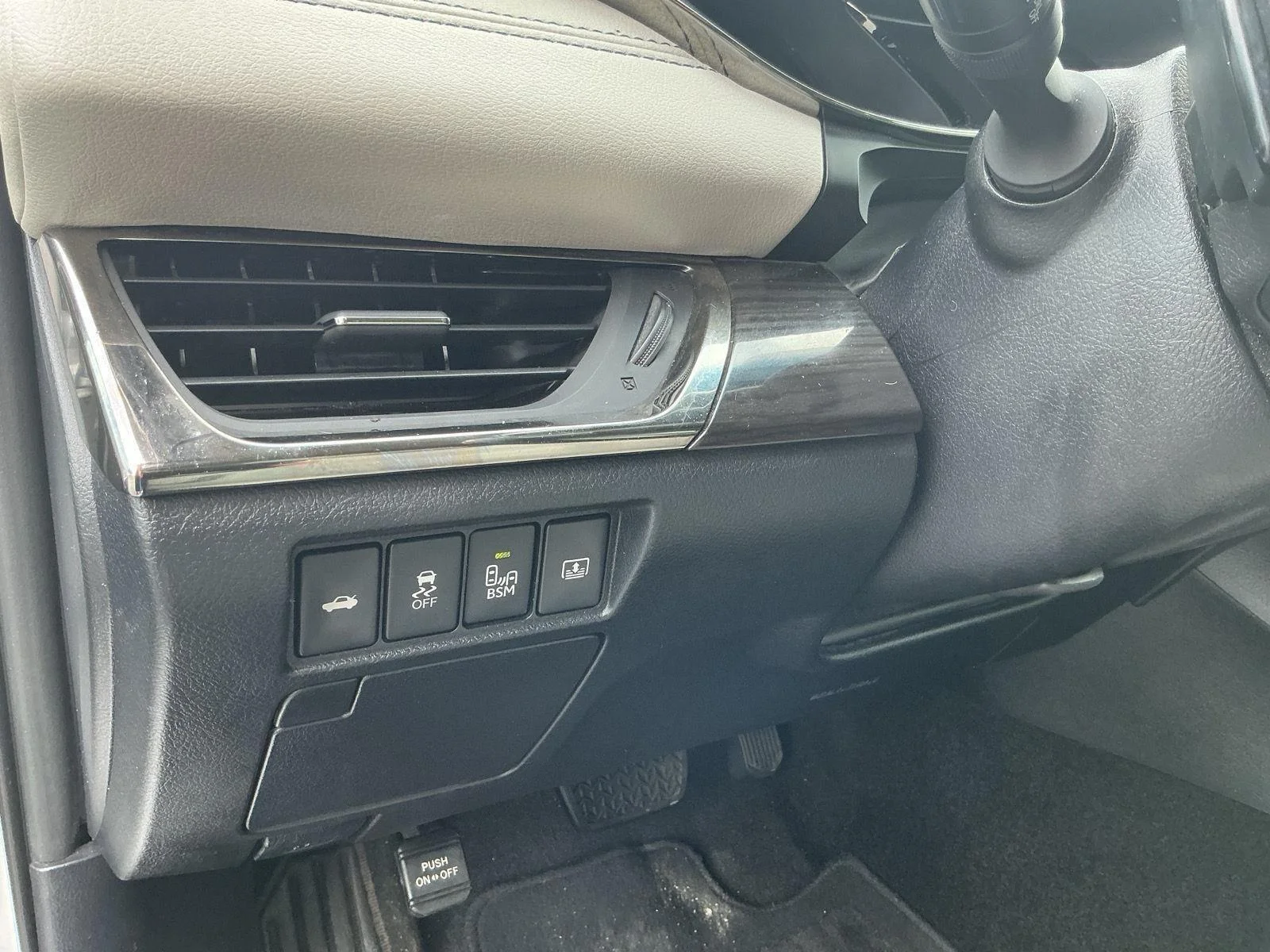 Used 2013 Classic Silver Metallic Toyota Limited image 18