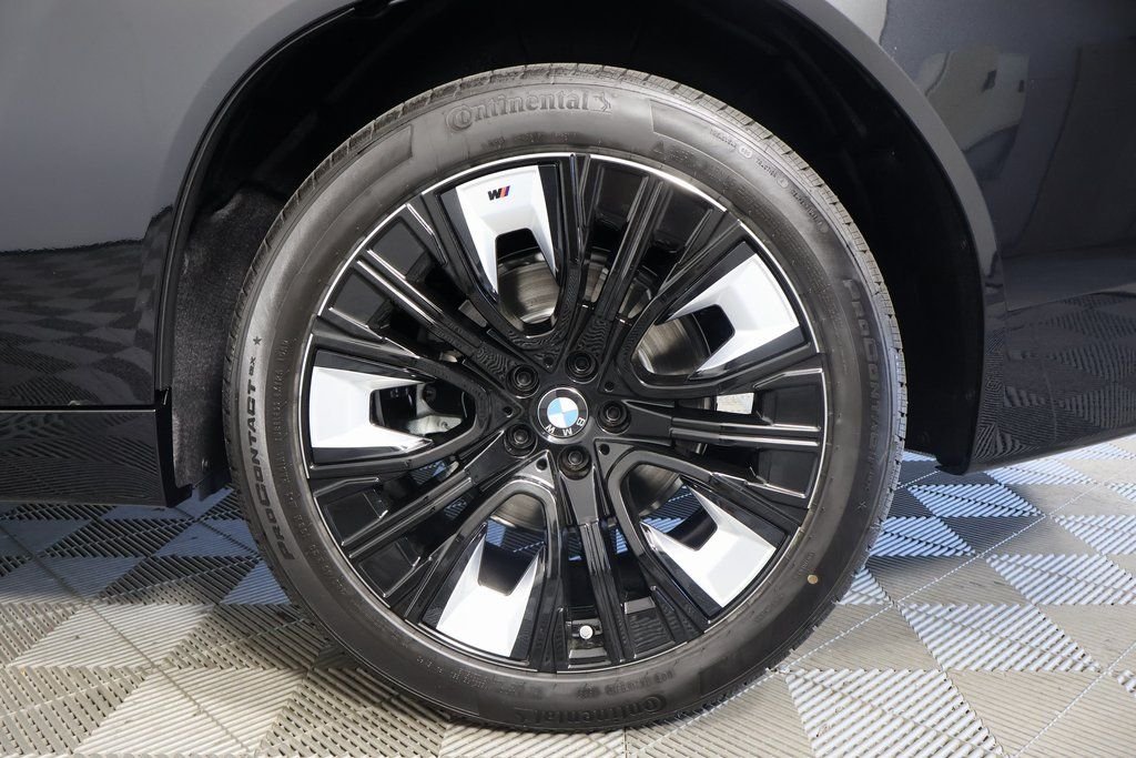 New 2026 Black Sapphire Metallic BMW 30 xDrive image 10