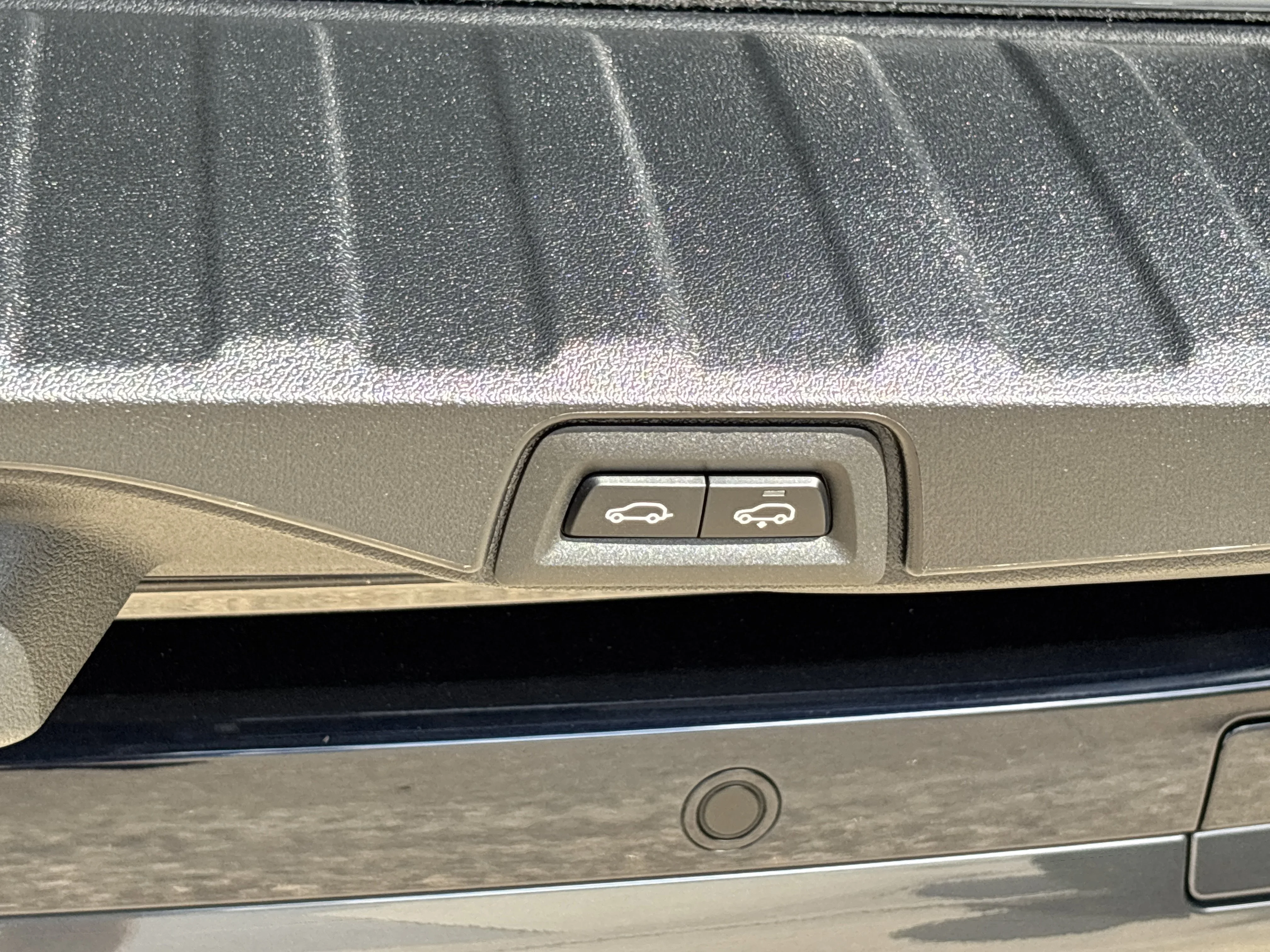 New 2026 0416 Carbon Black Metallic BMW xDrive40i image 8