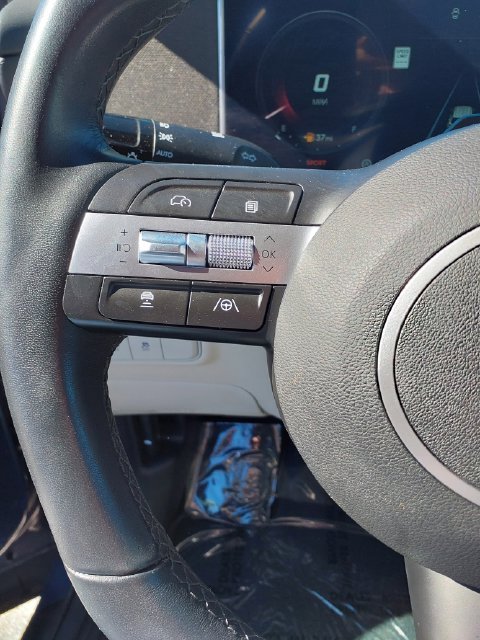 Used 2025 Blue Hyundai SEL Convenience image 26