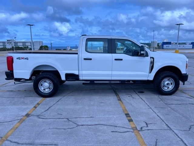 New 2025 OXFORD WHITE Ford XL Crew Cab w/6.75
