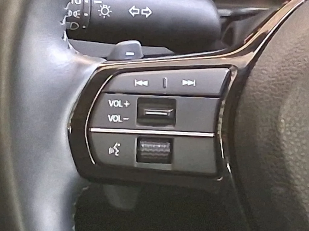 Used 2025 White Honda Touring image 11