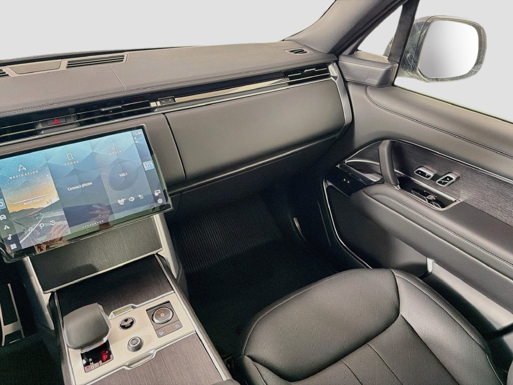New 2027 Fuji White Land Rover SE image 25