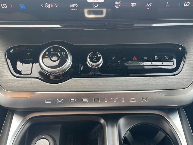 New 2027 Star White Metallic Tri-Coat Ford MAX Platinum image 54