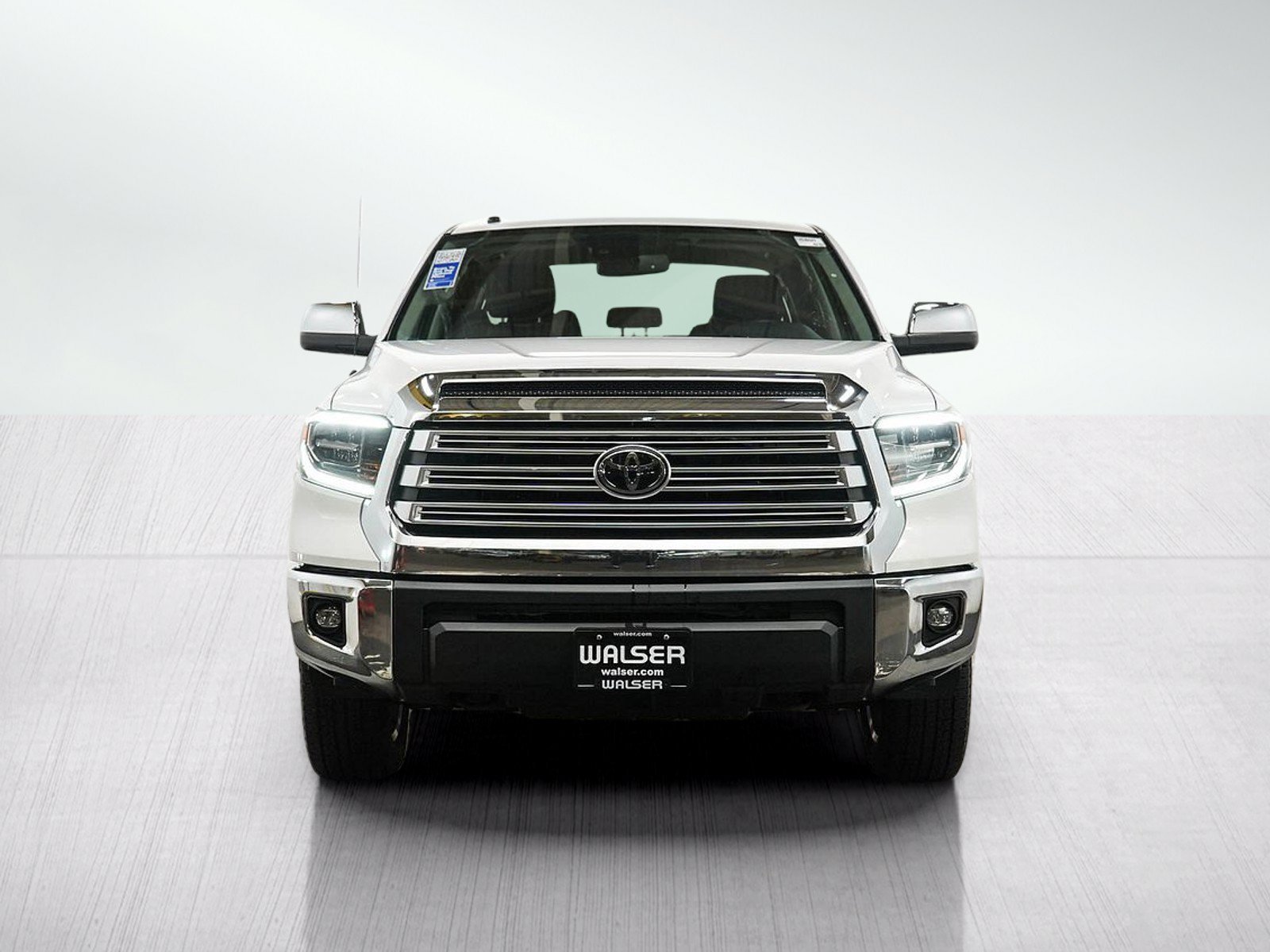 Used 2018 Super White Toyota Limited image 9