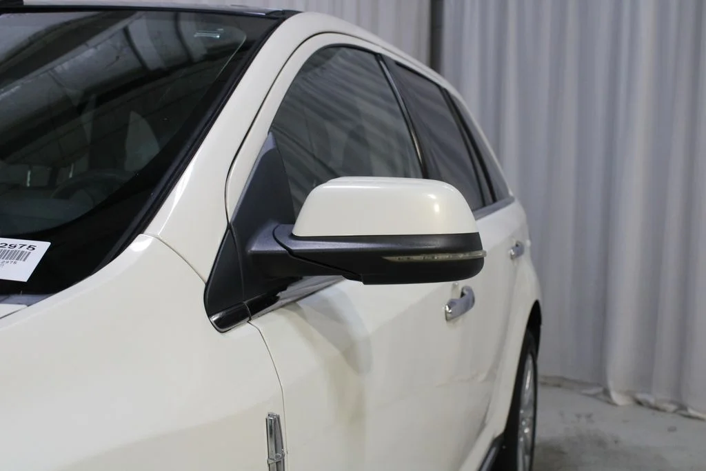 Used 2012 Beige Lincoln Base image 36