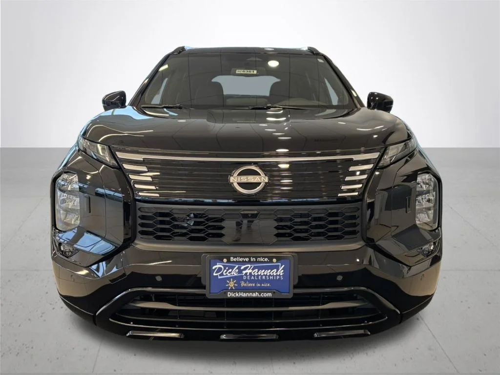 New 2026 Black Nissan Platinum image 3