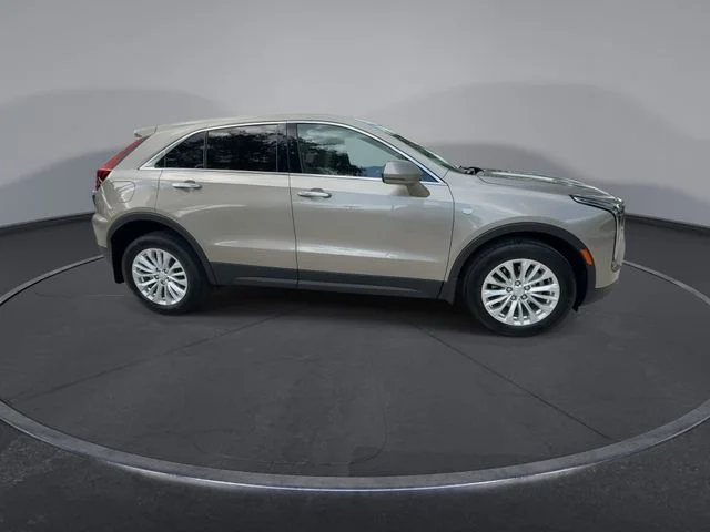 2024 Cadillac XT4 Luxury - Photo 9