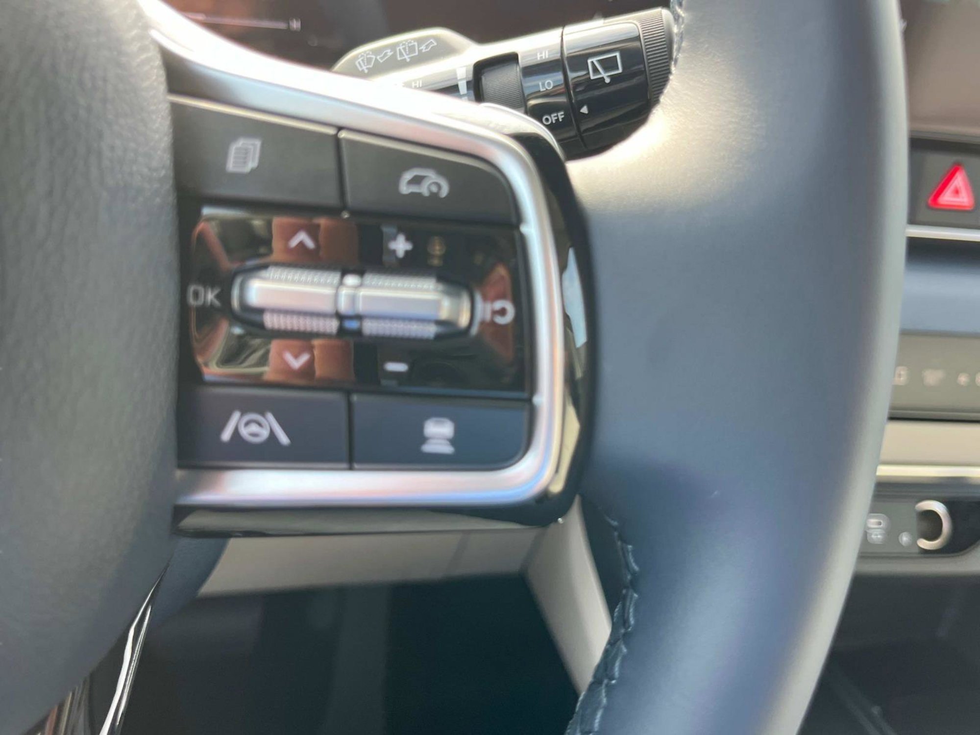 2026 Kia Carnival EX - Photo 28