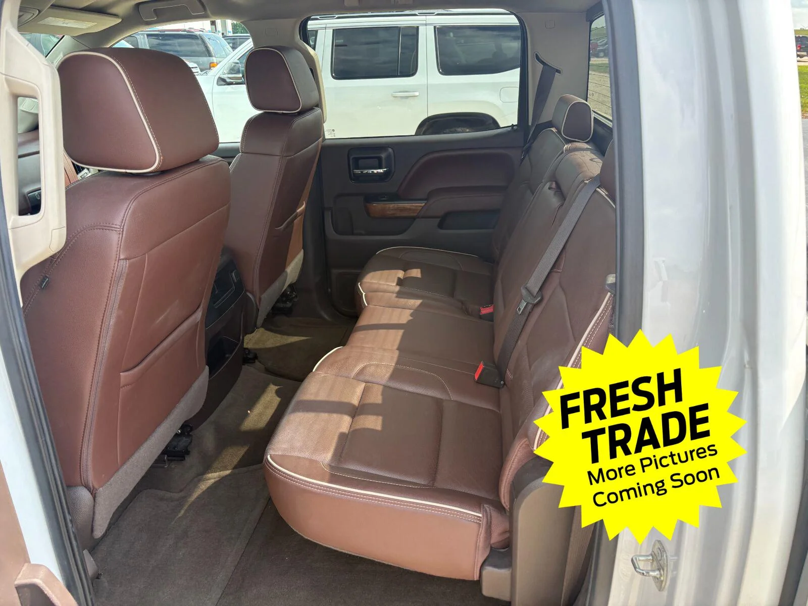 Used 2017 IRIDESCENT PEARL TRICOAT Chevrolet High Country image 8
