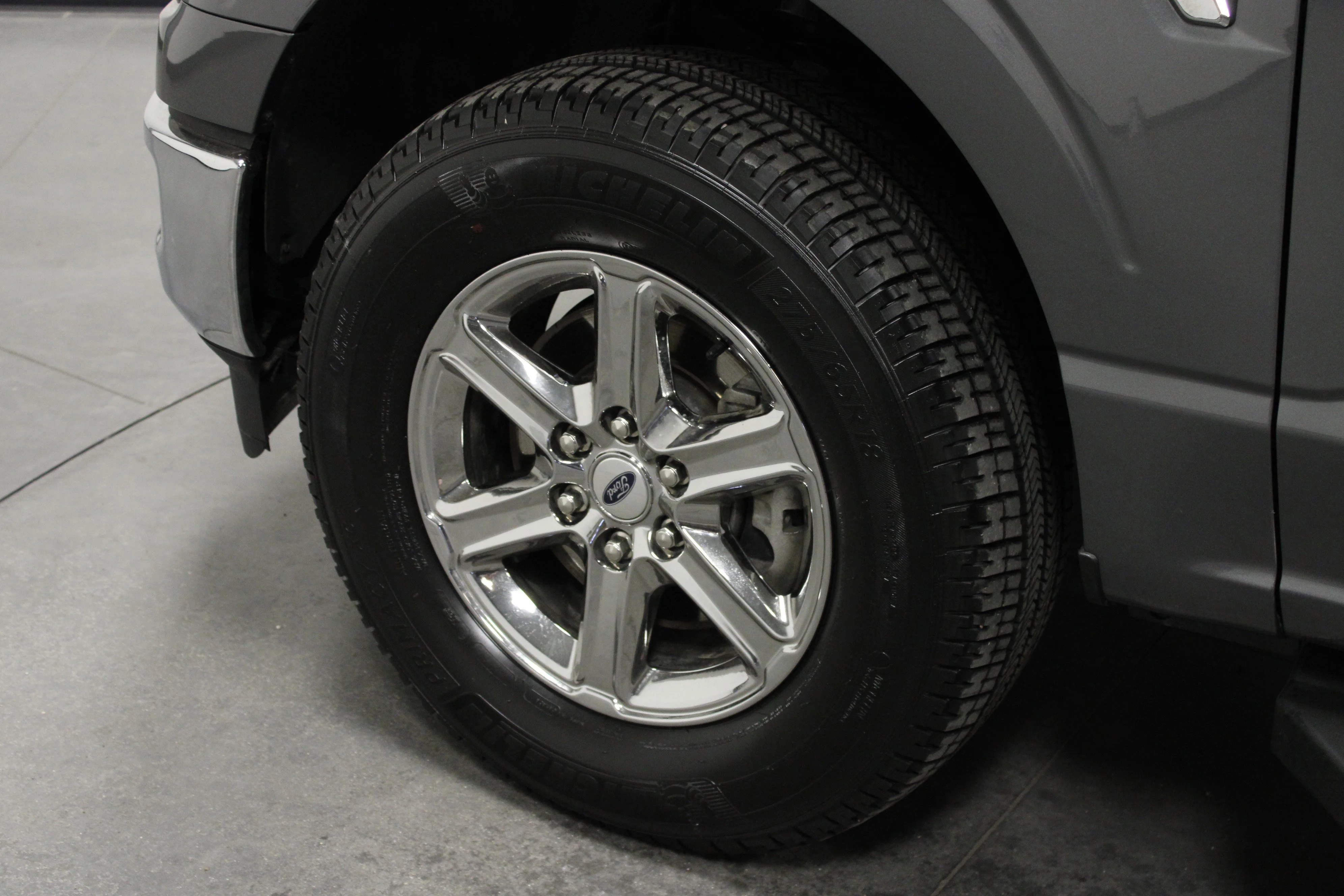 Used 2025 Carbonized Gray Metallic Ford XLT image 10