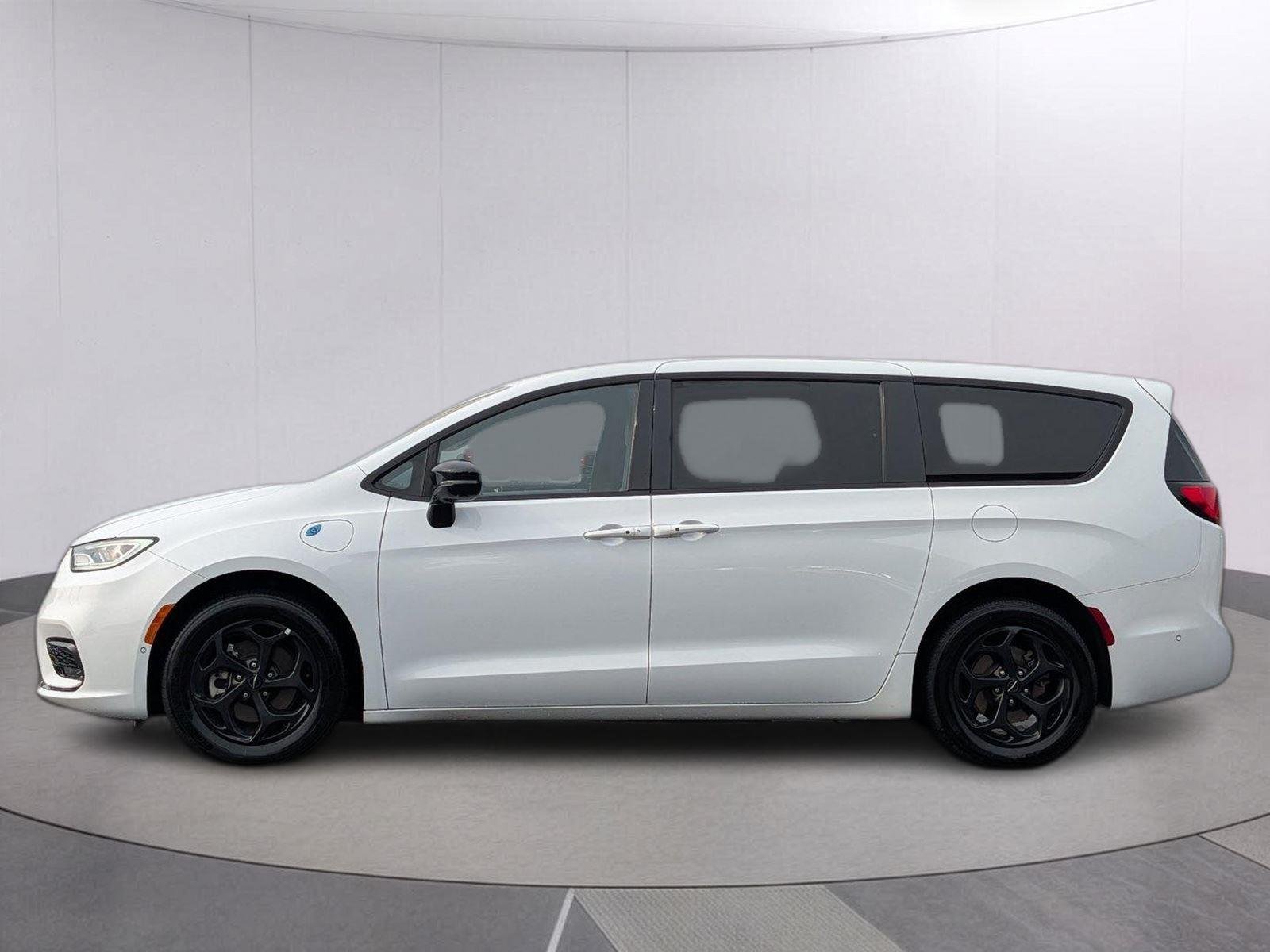 Used 2024 Bright White Clearcoat Chrysler Hybrid S Appearance Pkg image 2