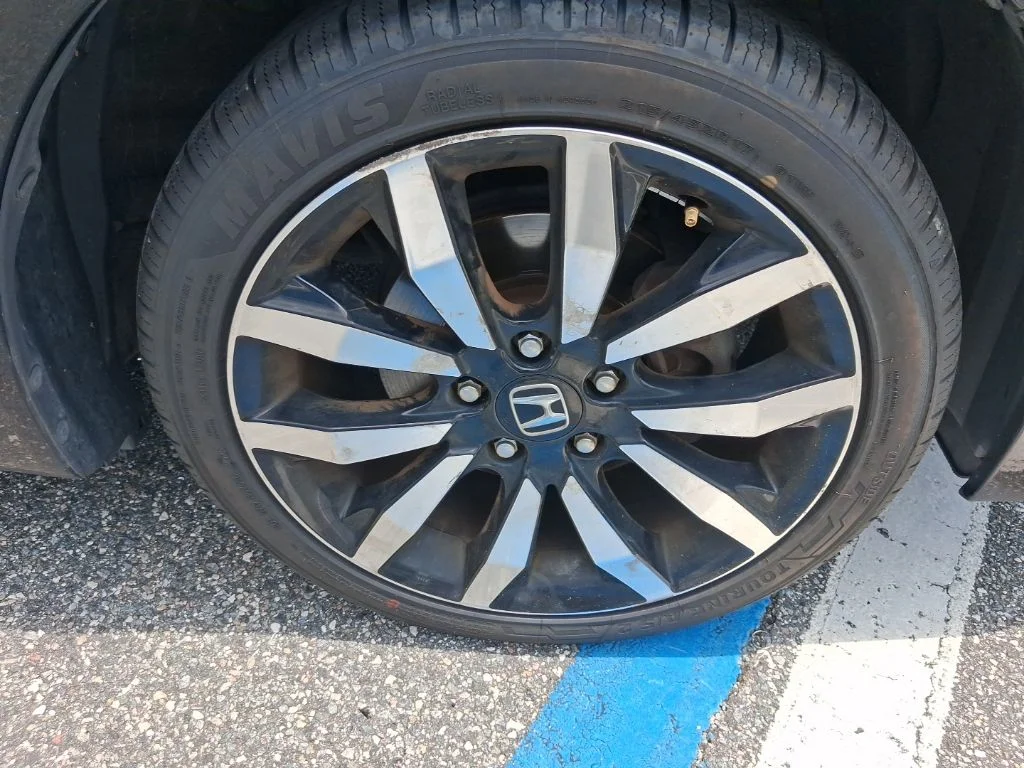Used 2015 Black Honda EX-L image 13