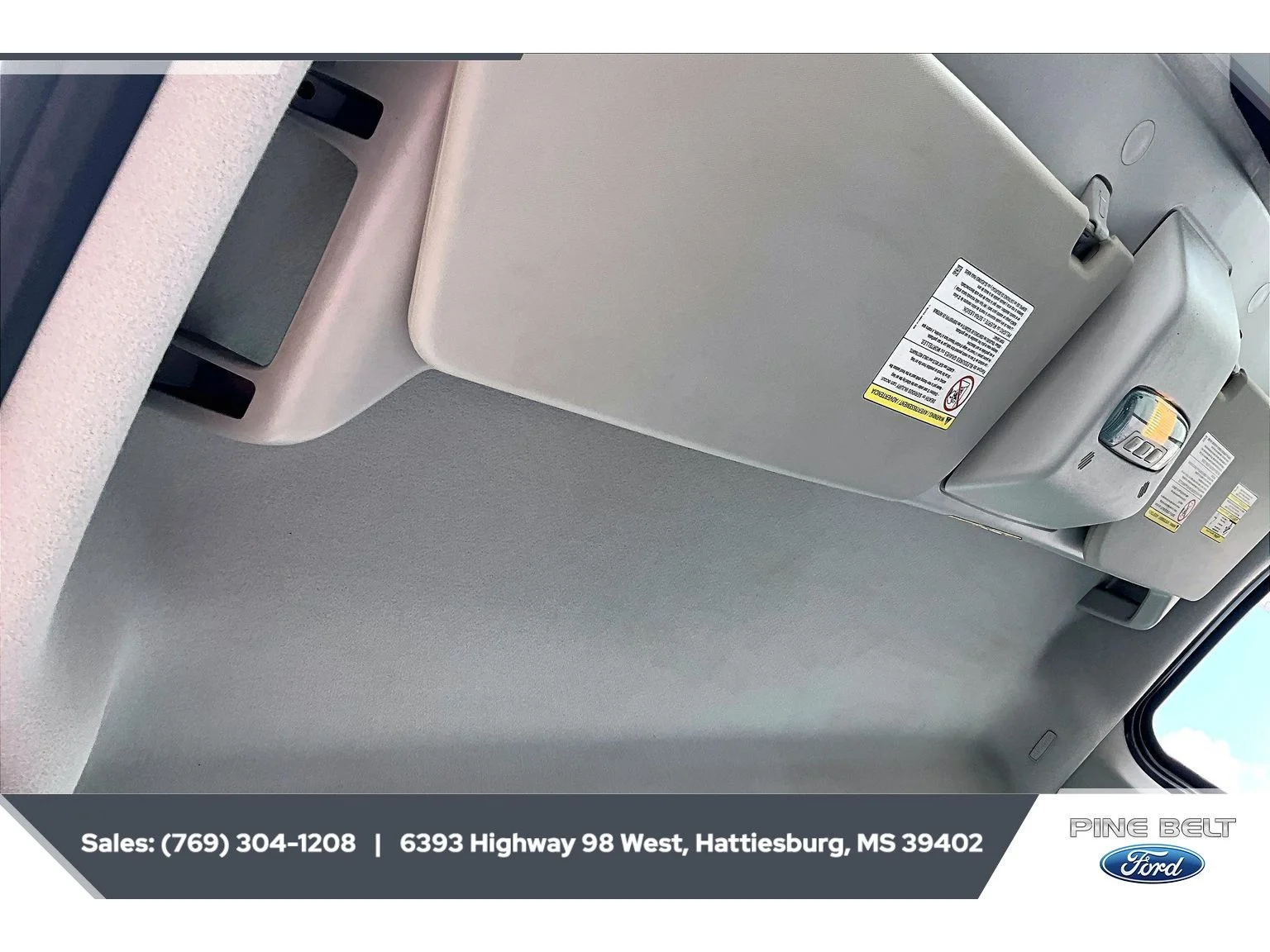 Used 2016 Oxford White Ford Base image 17