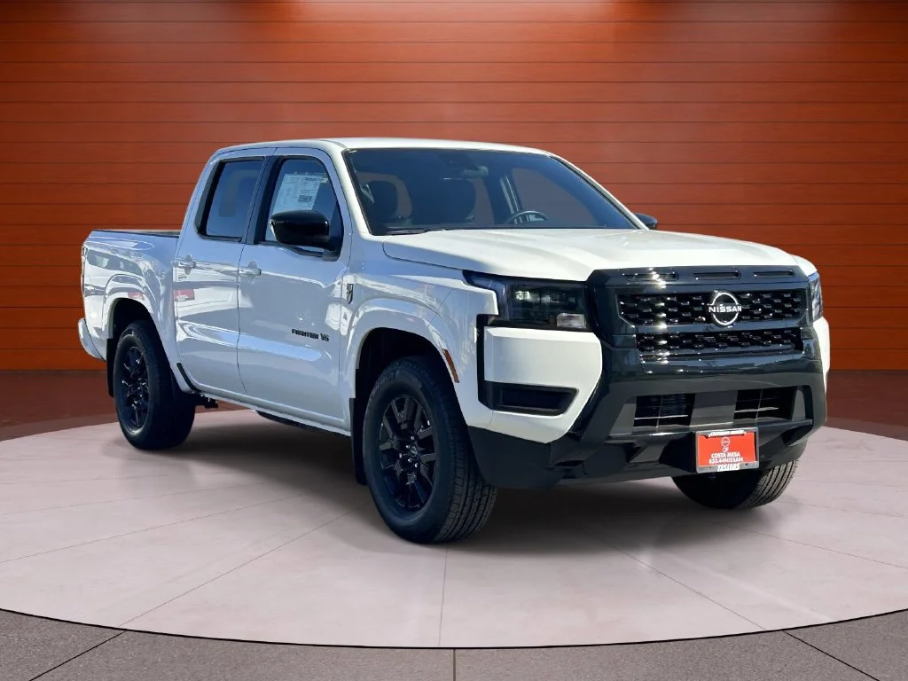 New 2027 Glacier White Nissan Crew Cab SV image 5