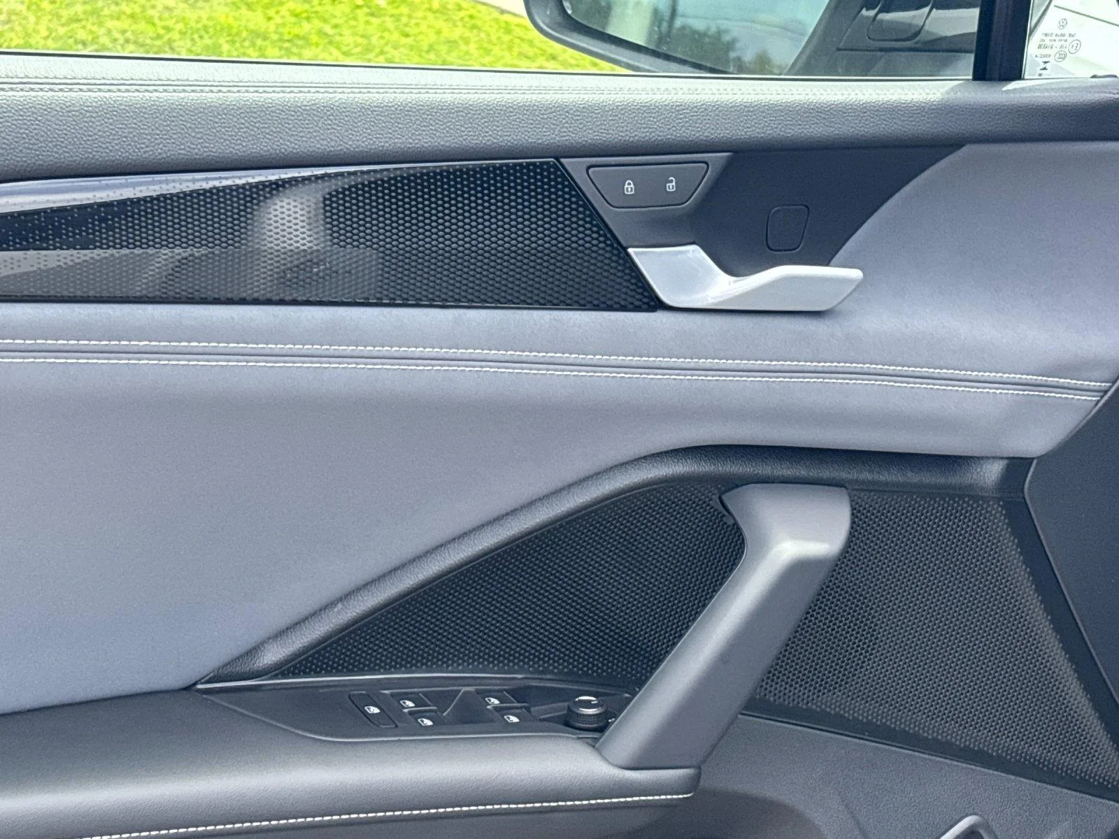New 2026 Opal White w/Deep Black Roof Volkswagen SE R-Line Black image 14