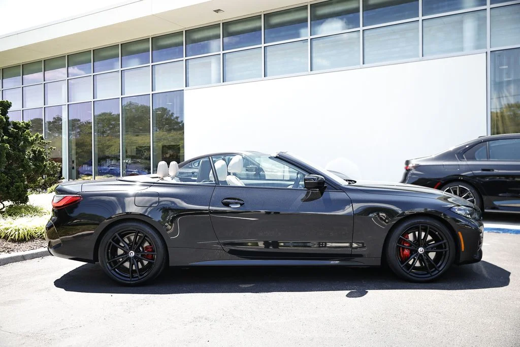 Used 2023 Black Sapphire Metallic BMW M440i xDrive image 3