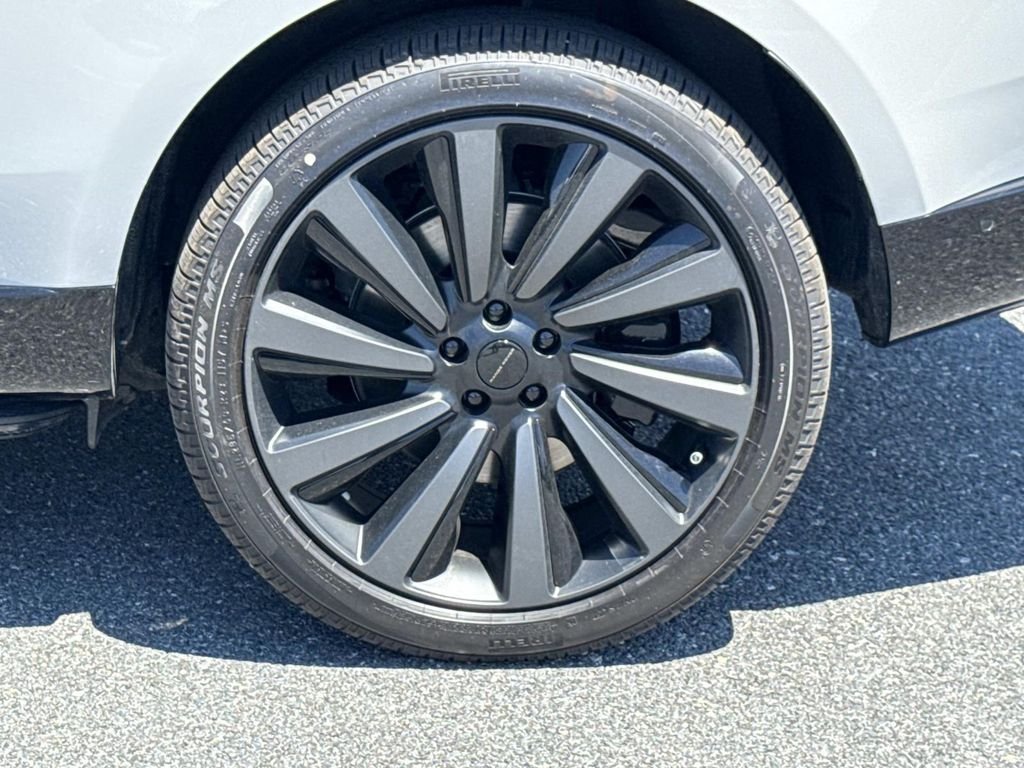 New 2026 Borasco Grey Land Rover SV Signature Suite image 29