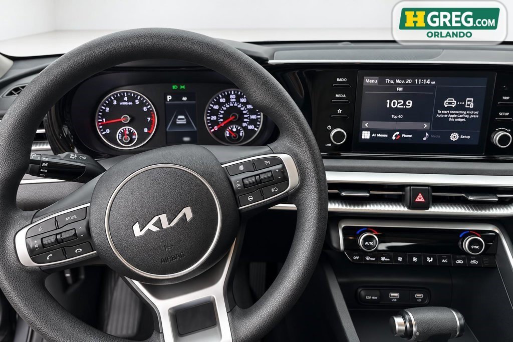 Used 2023 Everlasting Silver Kia LXS image 7