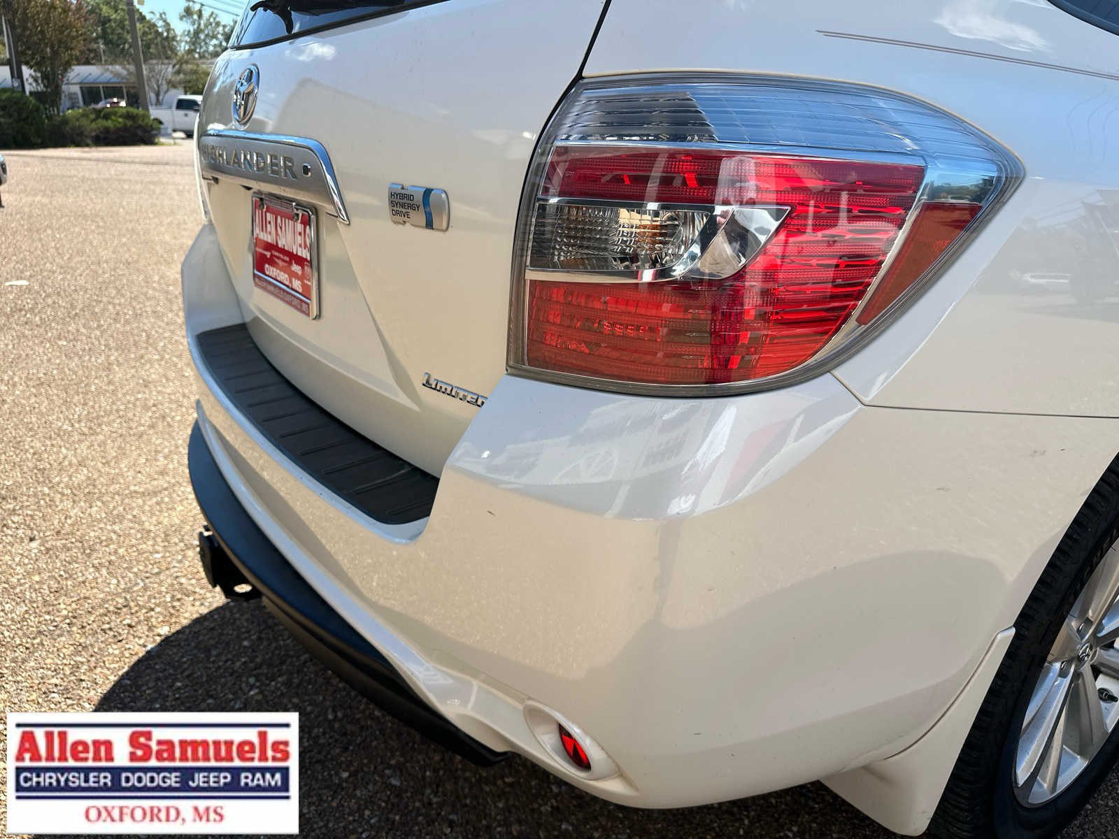 Used 2010 Blizzard Pearl Toyota Limited w/3rd Row image 56