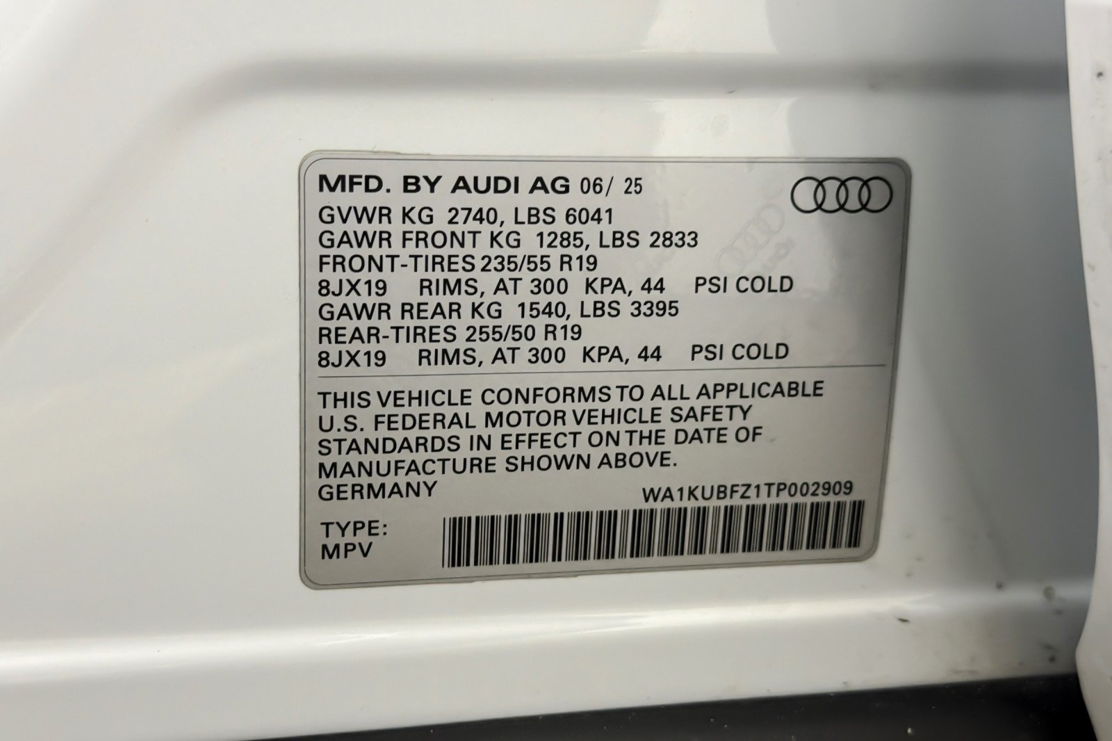 Used 2026 Glacier White Metallic Audi Premium 55 quattro image 28