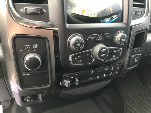 Used 2018 Granite Crystal Metallic Clearcoat Ram Laramie image 20