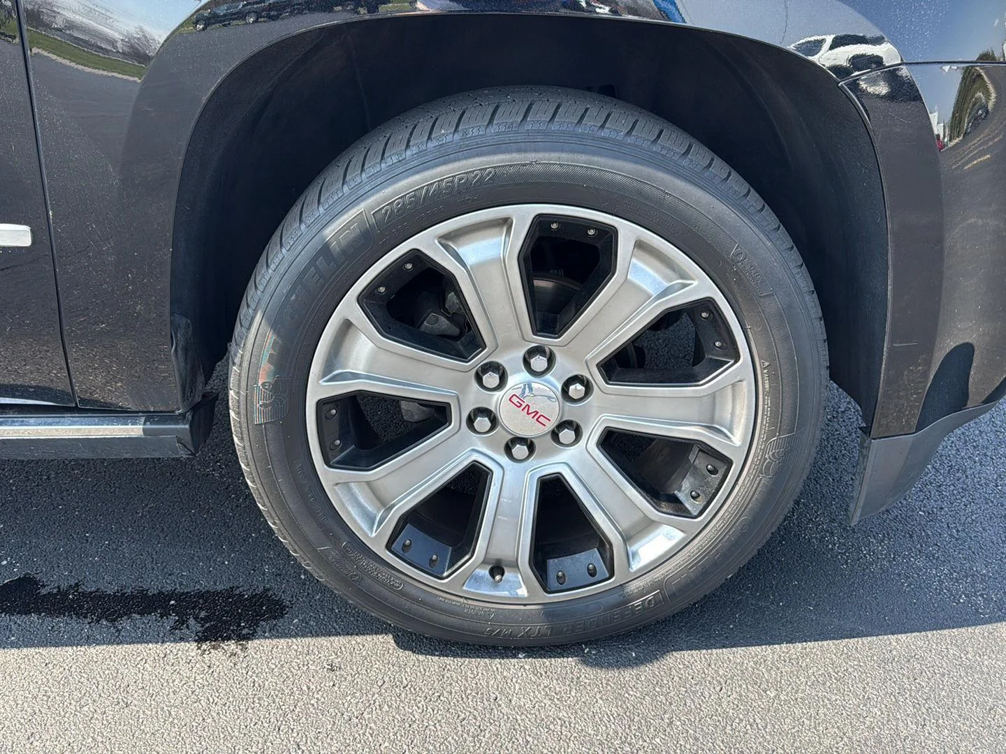 Used 2017 Onyx Black GMC Denali image 14