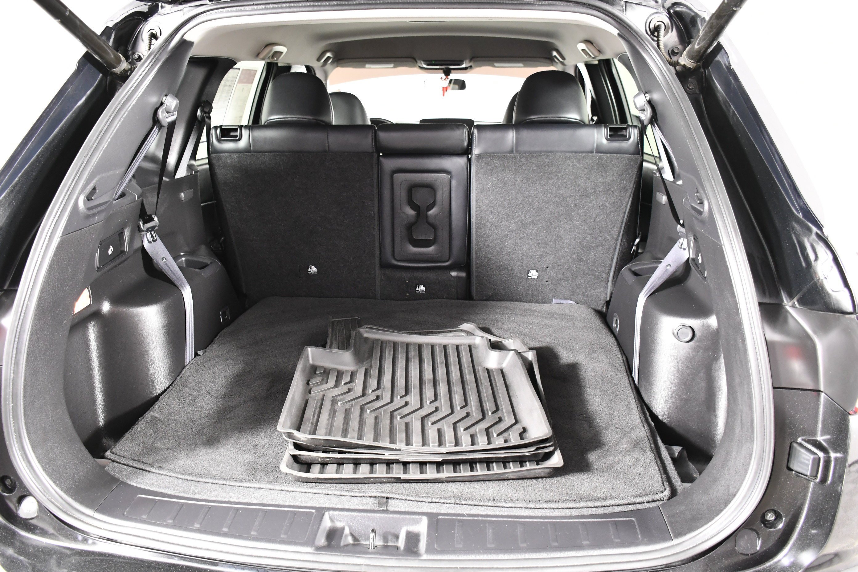 Certified Used 2024 Black Diamond Mitsubishi SE image 46