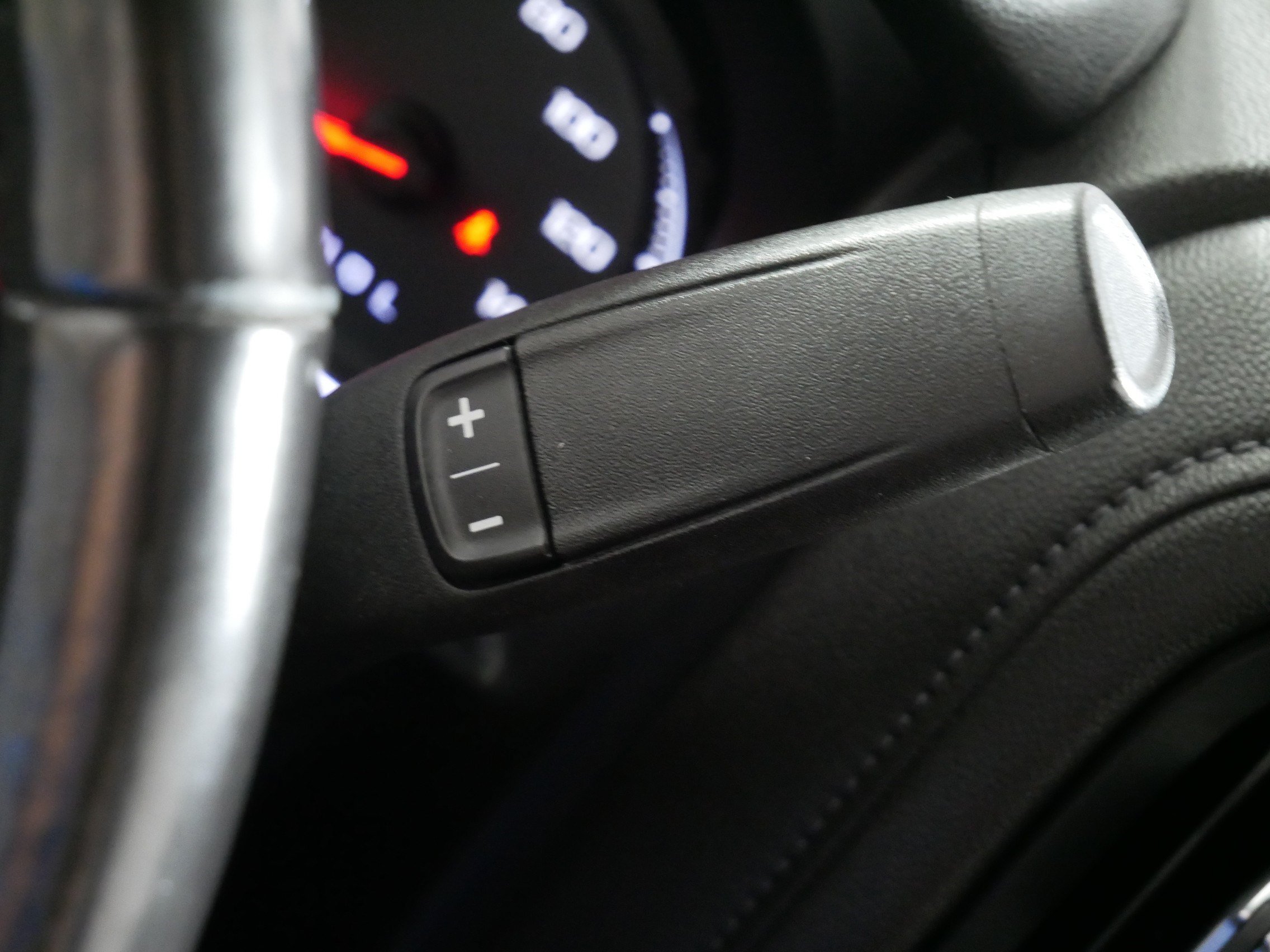 Used 2019 CAJUN RED TINTCOAT Chevrolet LT image 24