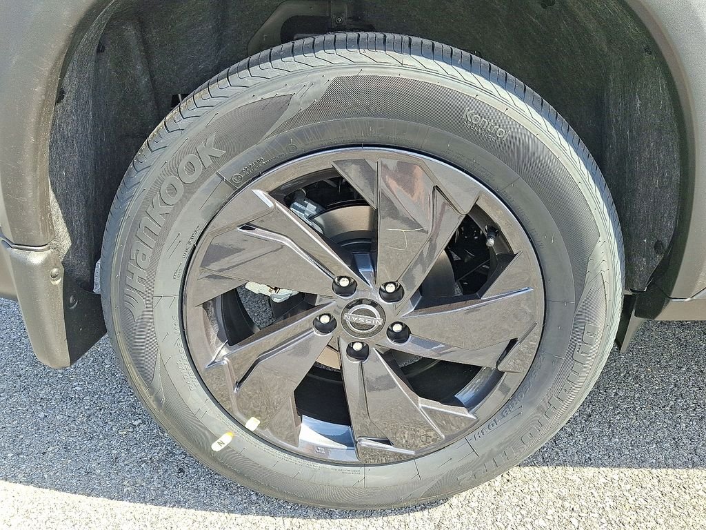 New 2026 Everest White Pearl TriCoat Nissan SV image 5