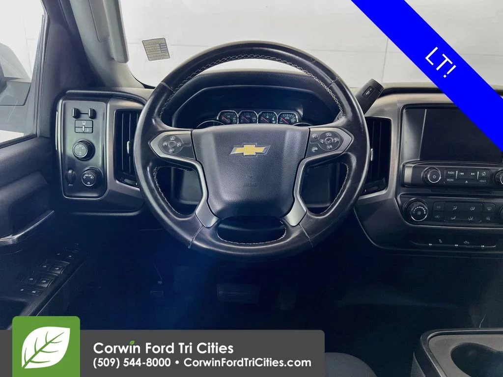 Used 2016 White Chevrolet LT image 23