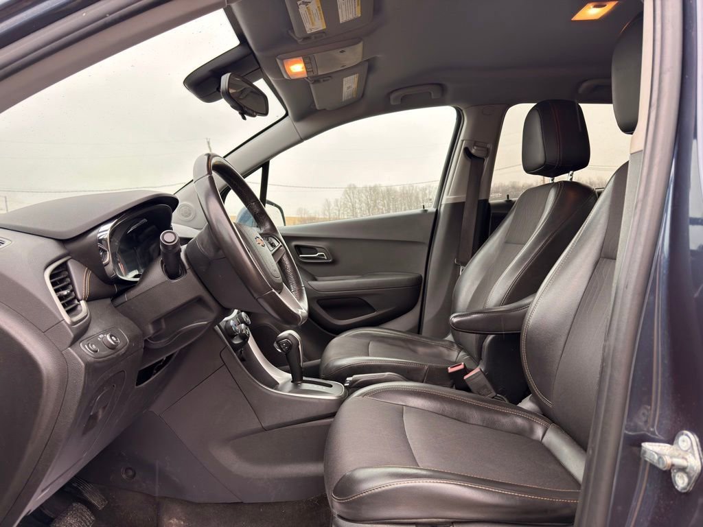 Used 2018 Chevrolet Trax LT with VIN 3GNCJPSBXJL238967 for sale in Wellington, OH