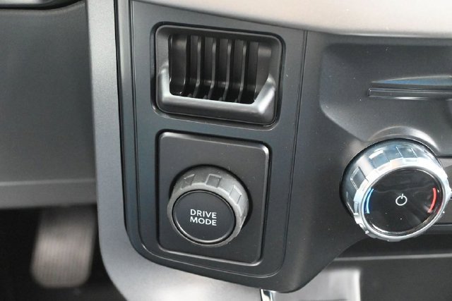 New 2026 Agate Black Metallic Ford XLT image 24