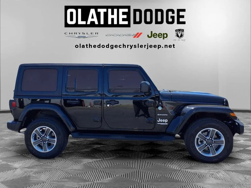 Used 2022 Black Jeep Unlimited Sahara image 29