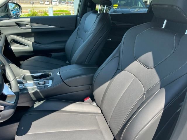 Certified Used 2026 White INFINITI LUXE image 9