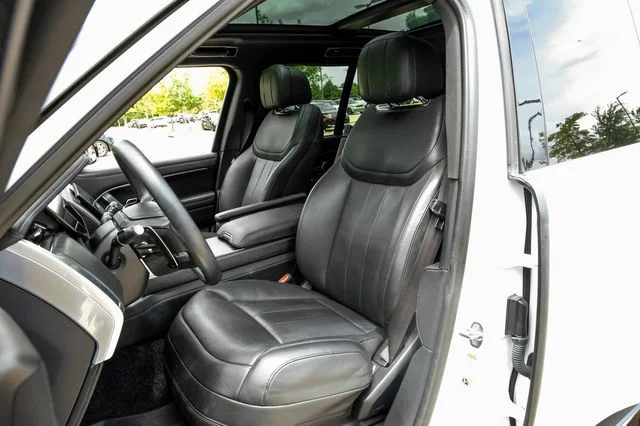 Used 2024 White Land Rover SE image 43