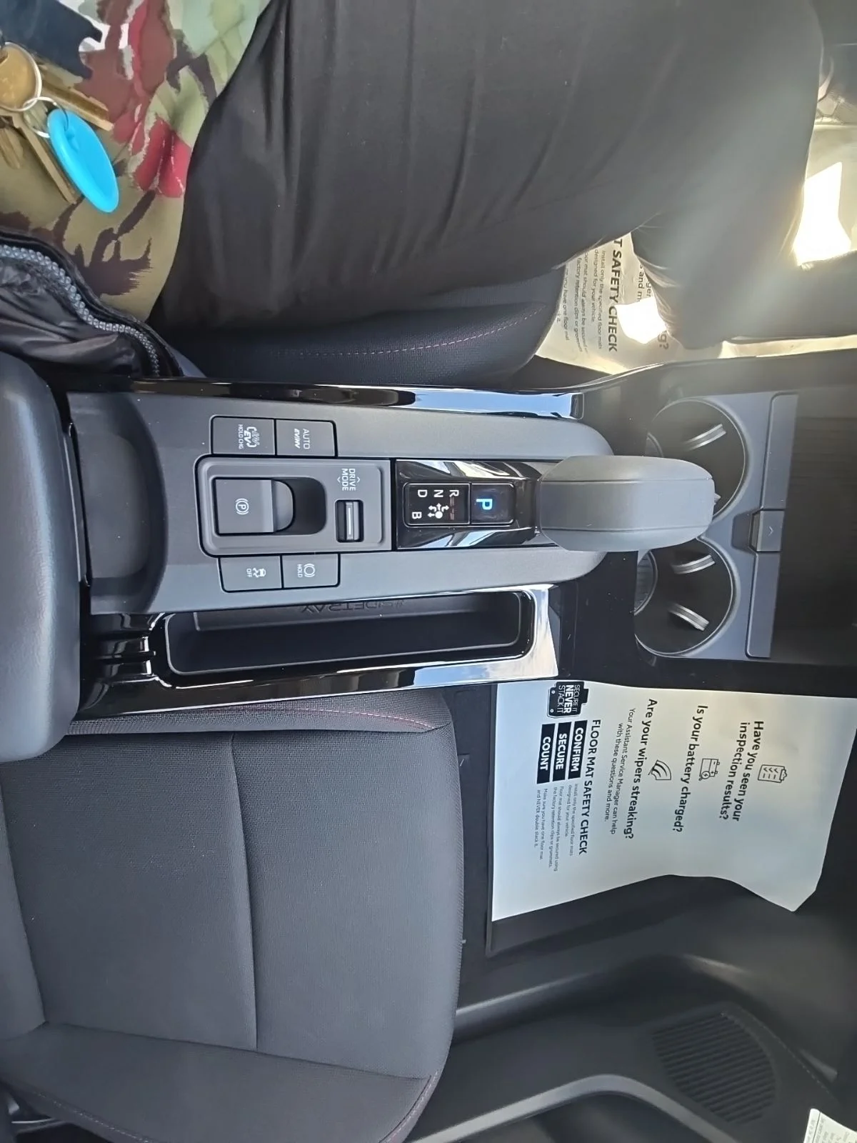 New 2025 Wind Chill Pearl Toyota SE image 18