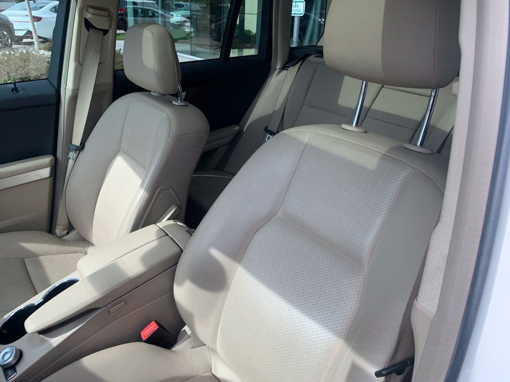 Used 2010 White Mercedes-Benz GLK 350 image 12